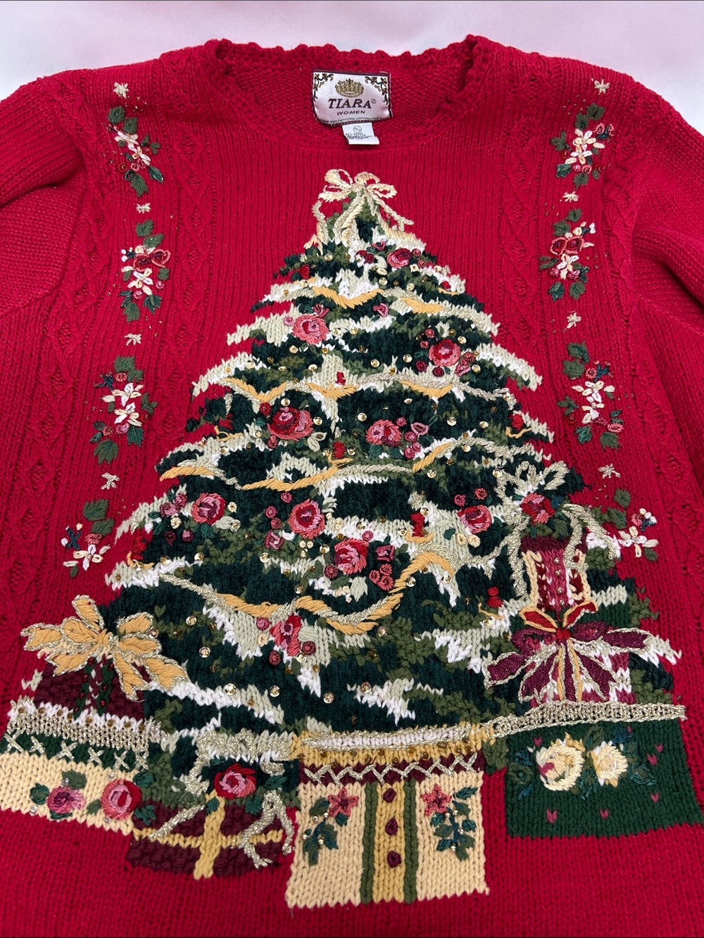 Embroidered Christmas tree sweater, red size extra large